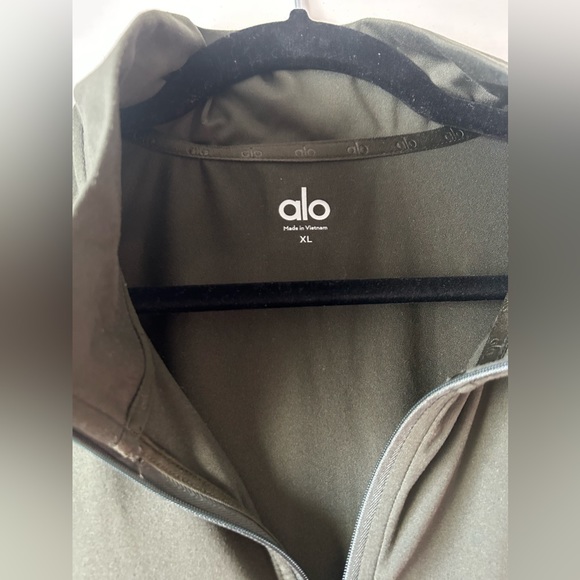 Men’s Alo half zip - Picture 3 of 4